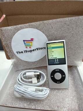 Apple iPod Nano 4th Generation 8GB Silver (Model A1285) w/   Cable & Earphones
